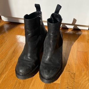 Doc marten chelsea boots